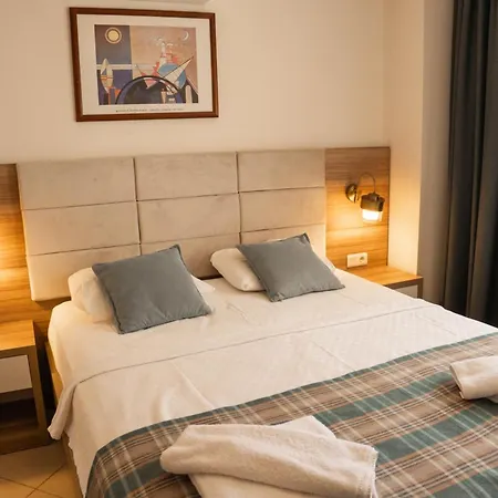 Hotel Perdikia Hill And