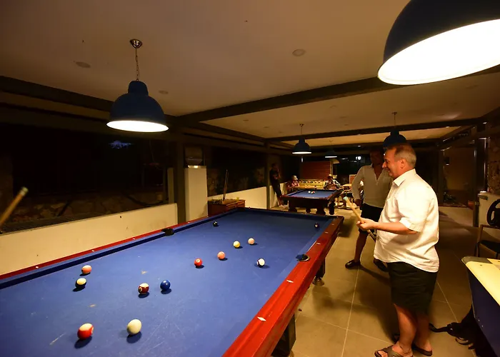 Perdikia Hill And Hotell 3*