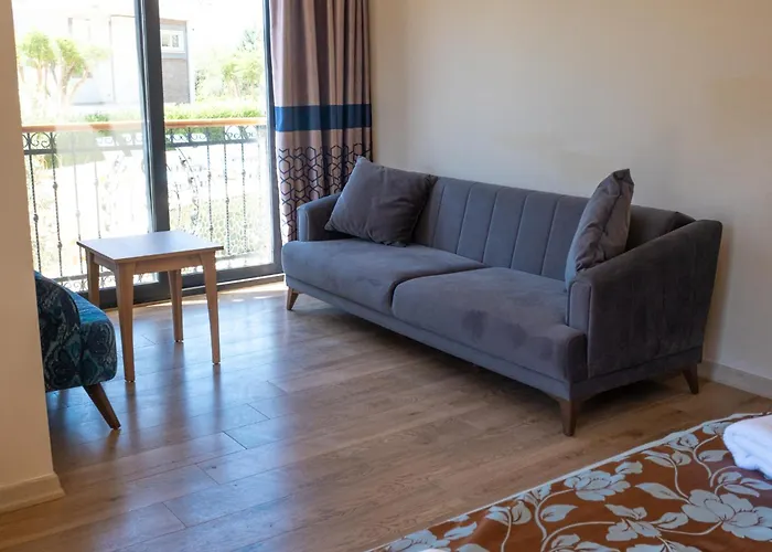 Hotell Perdikia Hill And 3*