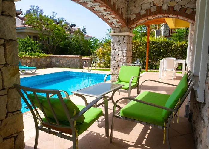 Hotell Perdikia Hill And 3*