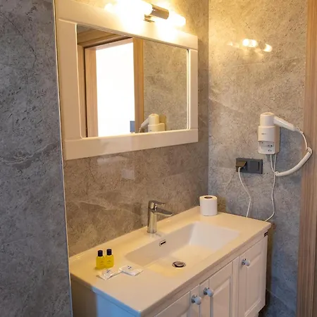 Perdikia Hill And Hotel 3*