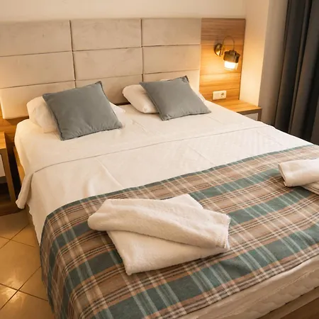 Perdikia Hill And 3*