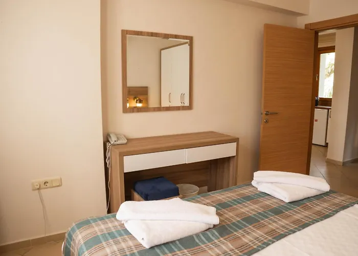 Perdikia Hill And Hotel