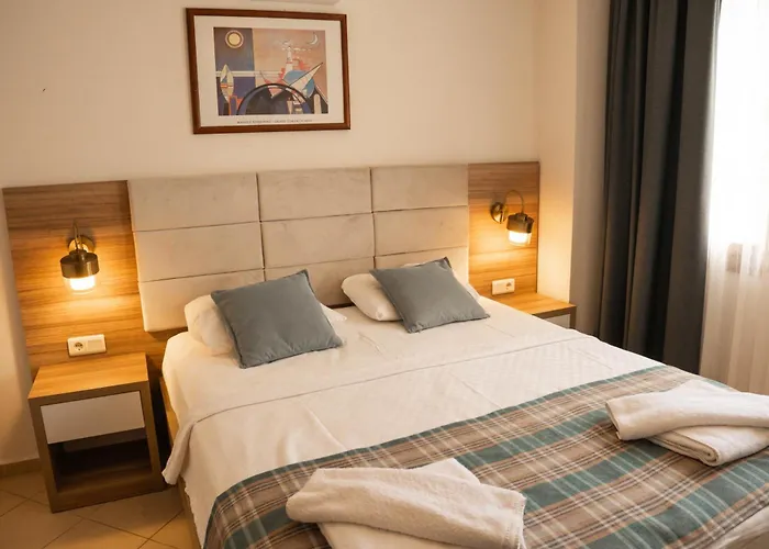 Hotel Perdikia Hill And