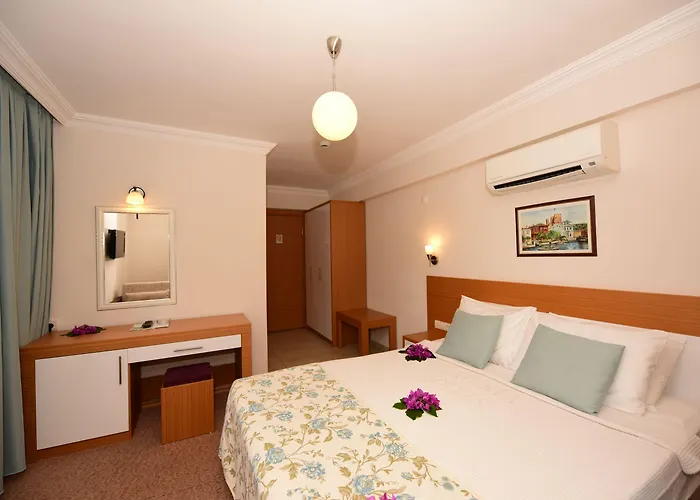 Perdikia Hill And Hotel 3*