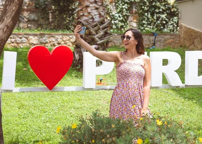 Perdikia Hill And 올루데니스